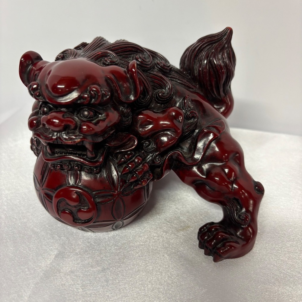 Vintage Chinese Foo Dog Fu Dog Statue Mandarin Made Hand Carved